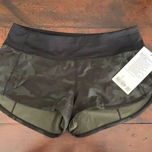 Lululemon Speed Up Shorts 2.5 Camo